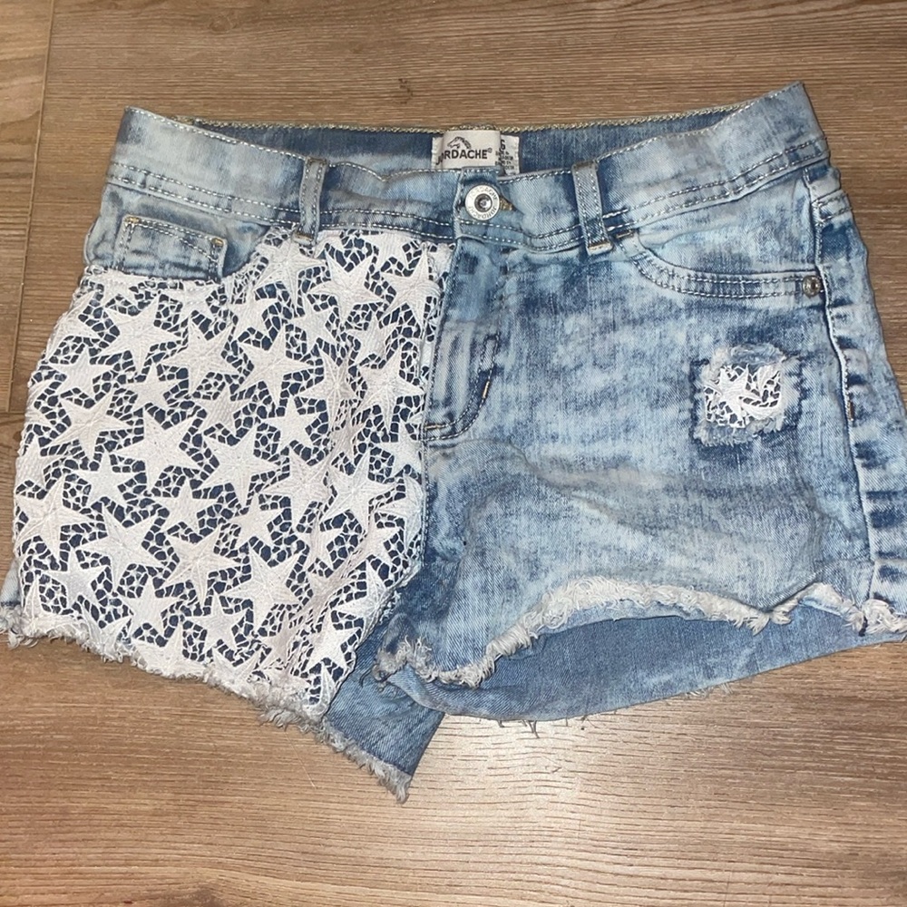 . cute jean shorts size 6. like new no rips or stains